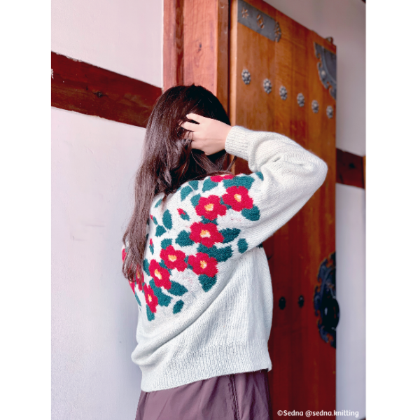 assortiment de fil • camellia garden • pull dessiné par Sedna @sedna.knitting – Image 11